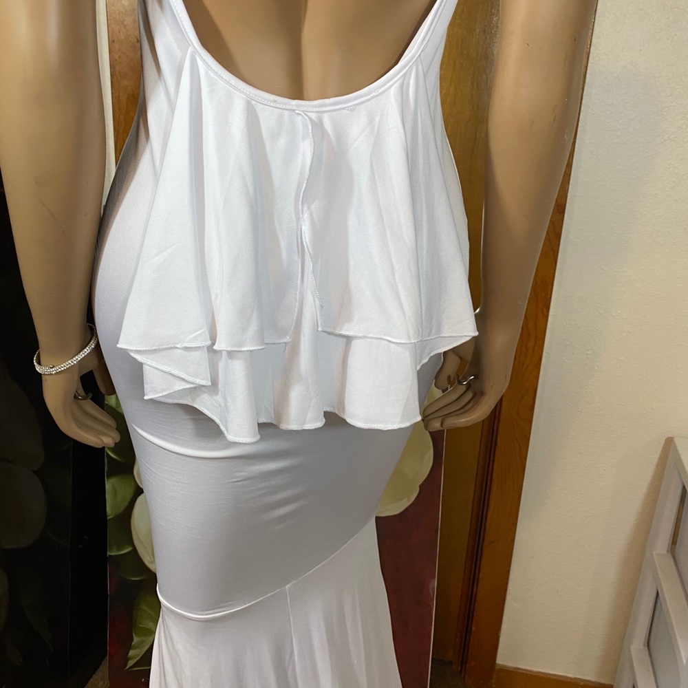 🎉HP STUNNING OPEN BACK DRESS - Picture 4 of 6